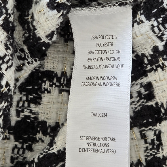 💖 Host Pick💖 Gabby Skye V-Neck Button-Front Tweed Mini Dress - Picture 5 of 11